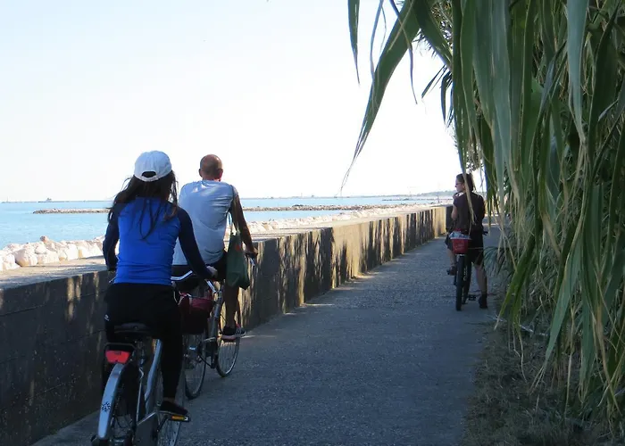 Alojamento de Acomodação e Pequeno-almoço Elisabetta 3*